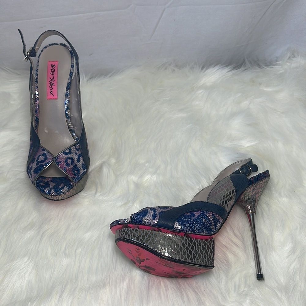 Betsey‎ Iwanty Mixed Media Metallic Platform Heels Sz 7.5